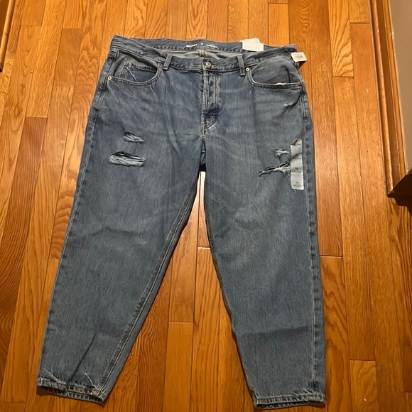 Old Navy Denim - Old Navy Slouchy Taper Jeans! High Rise! BRAND NEW WITH TAGS!